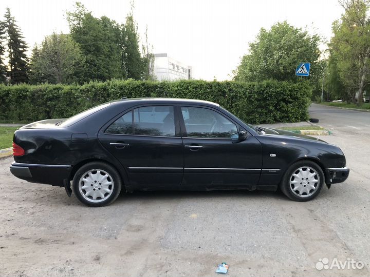 Mercedes-Benz E-класс 2.4 AT, 1999, битый, 218 000 км
