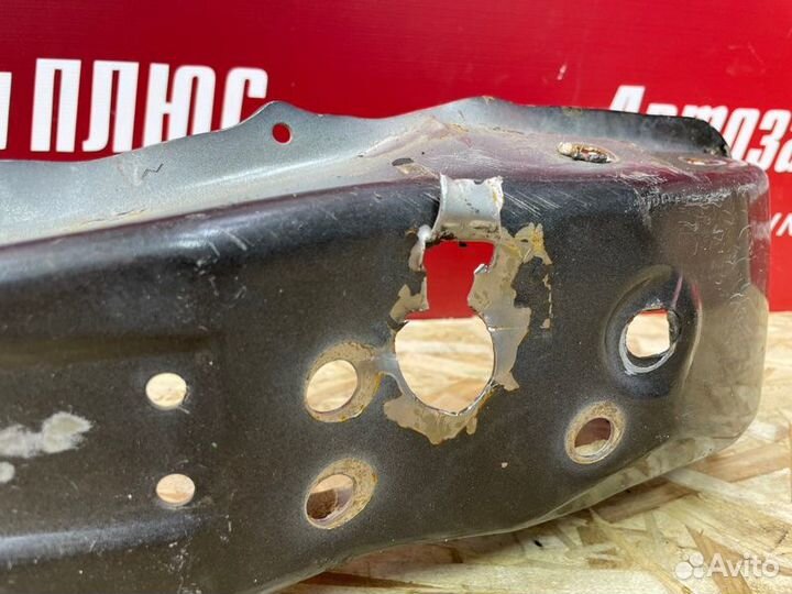 Усилитель бампера передний Renault Logan