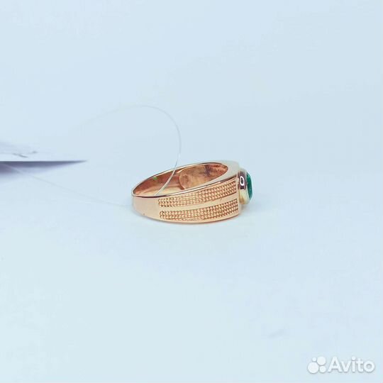 Золотое кольцо с изумрудом