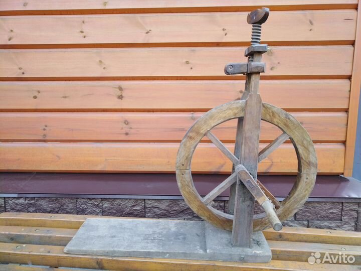 Прялка старинная