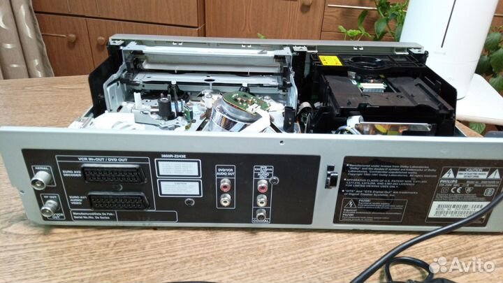 DVD/VHS проигрыватель philips 755VR combi