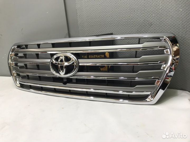 Решетка радиатора Toyota Land Cruiser 200