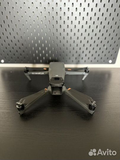 Квадрокоптер DJI Mavic 3 Pro Combo (RC Rro)