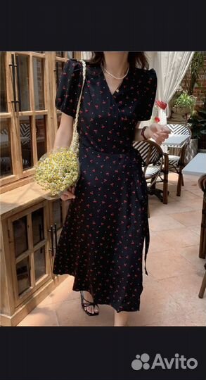 Женское платье черное на запах 42-44