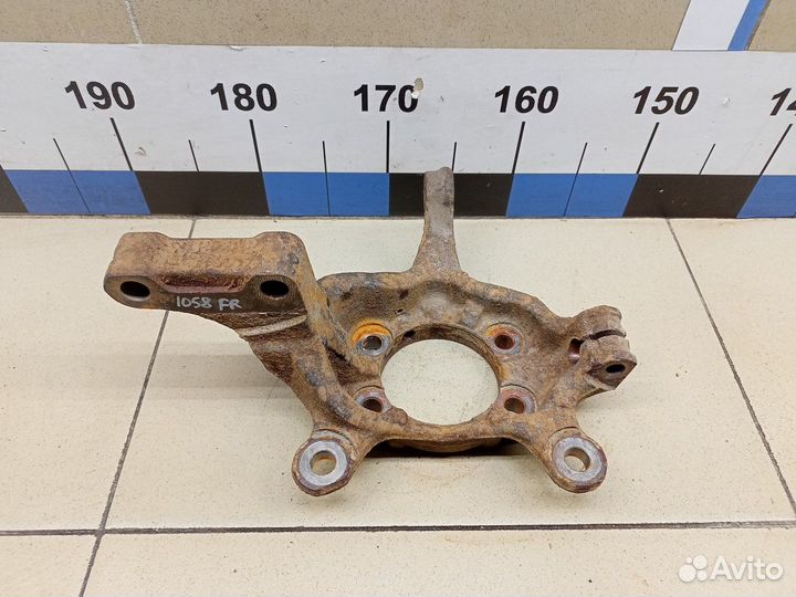 Кулак поворотный передний правый Juke (F15) 2011