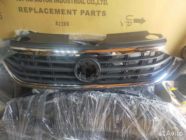 Решетка Volkswagen Polo Liftback