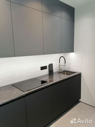 Столешницы из камня (кварц, акрил) на кухню / ванную