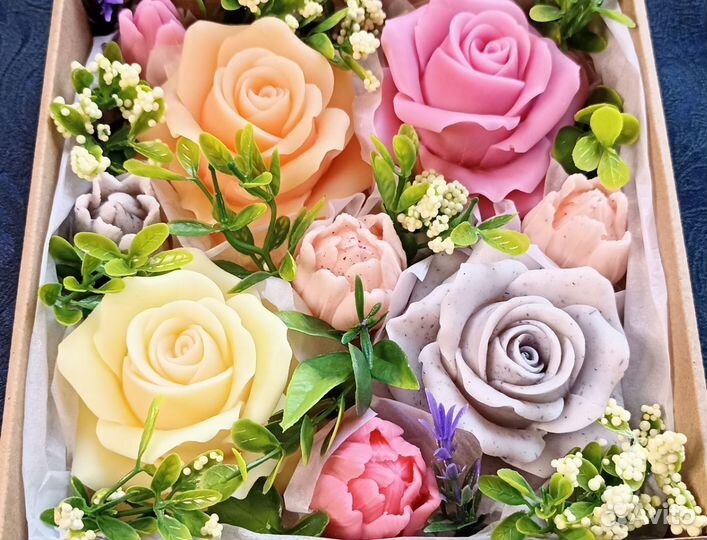 Букет в коробке с прозрачной крышкой 