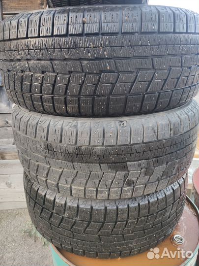 Yokohama Ice Guard IG60 215/45 R17