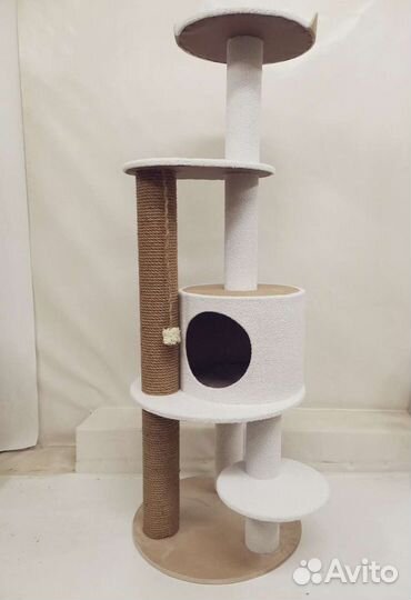 Домик с когтеточкой для кошек
