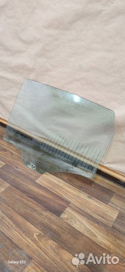 Стекло двери заднее левое volkswagen polo5 хэтчбек