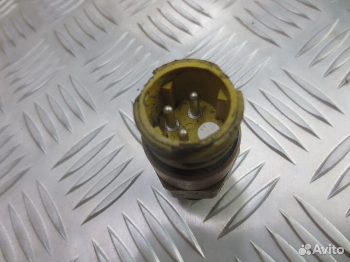 Датчик давления топлива MAN 0236730183