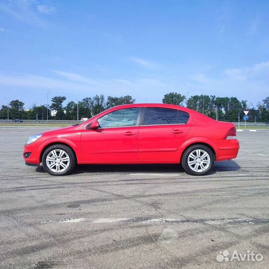 Opel Astra 1.8 МТ, 2010, 121 700 км