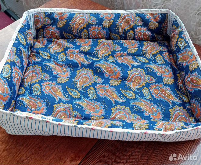 Лежанка для кошек