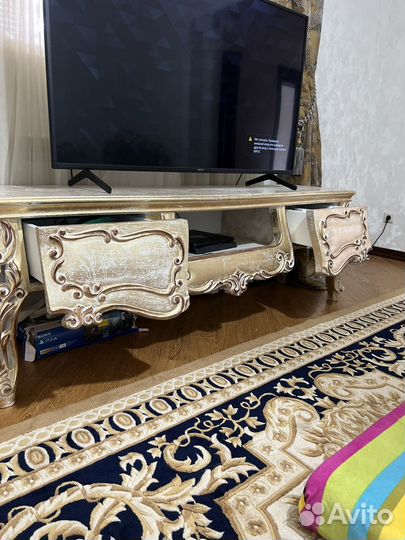 Подставка под телевизор