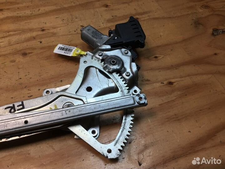 Стеклоподъемник прав. перед. toyota auris