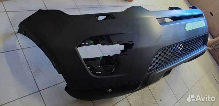 Бампер передний LC LR077234