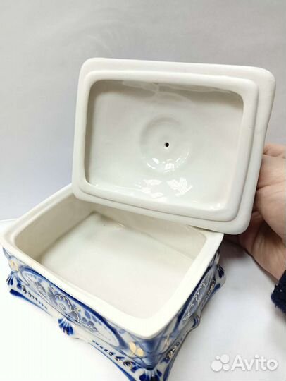 Шкатулка фарфоровая Гжель