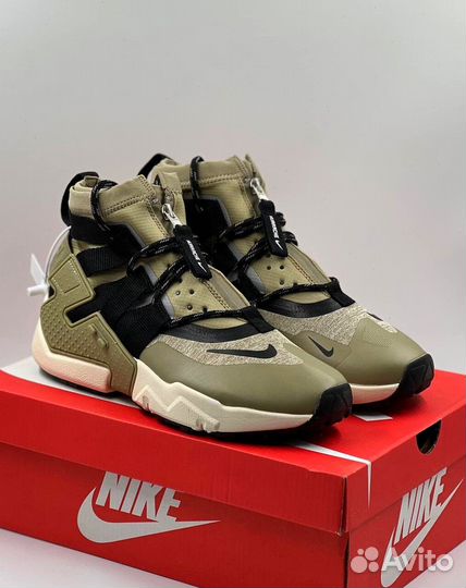 Кроссовки Nike Air Huarache Gripp Lux