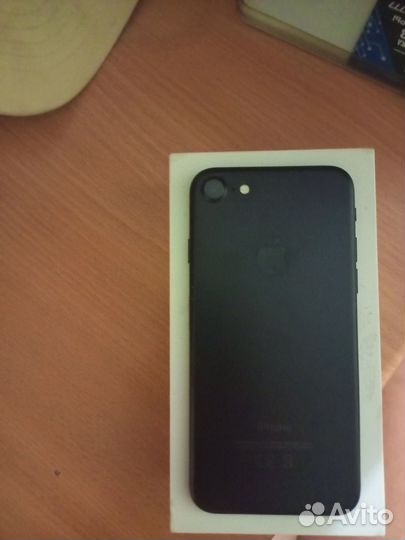 Телефон iPhone 7