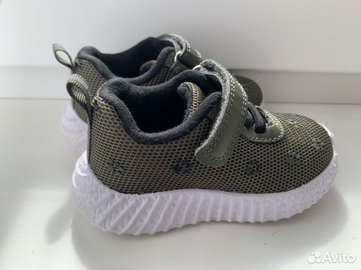 Кроссовки на мальчика