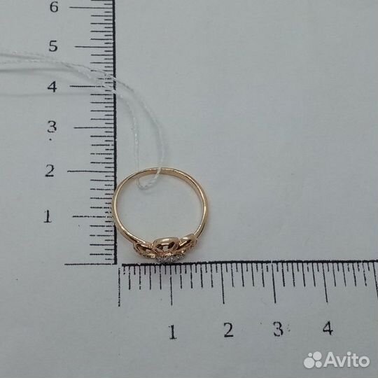 Кольцо с синтетическим камнем Золото