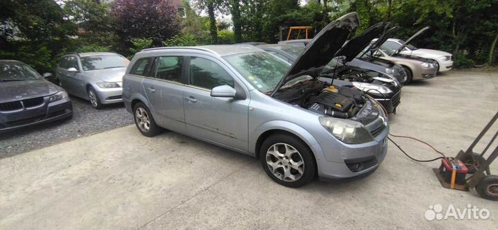 Замок капота Opel Astra H (2004-2010)