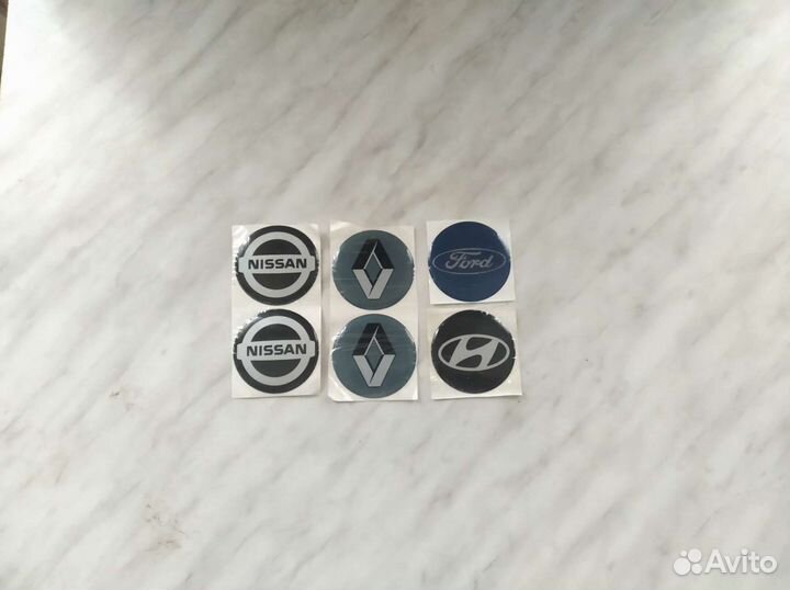 Наклейки на ступичные колпачки