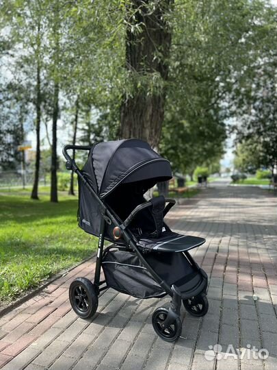 Прогулочная всесезонная коляска Siesta, черный