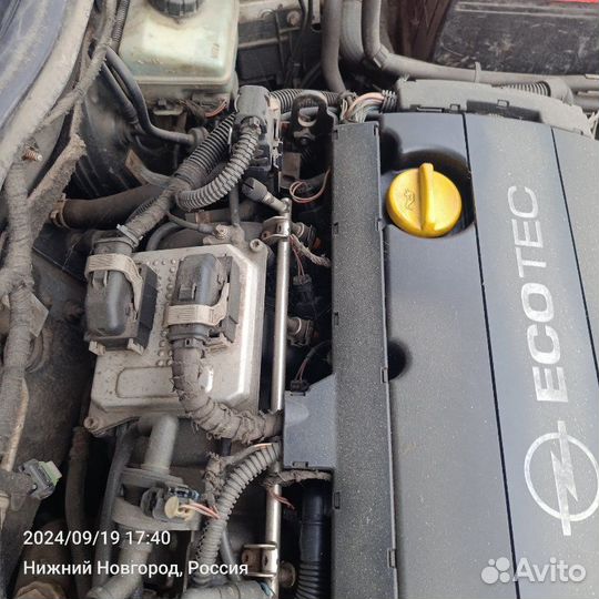 Двигатель Opel Astra H седан Z18XER 2008