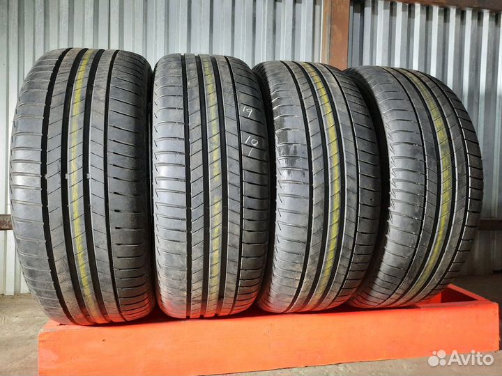 Bridgestone Turanza T005 215/55 R17