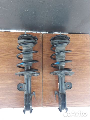 Стойки передние Toyota Corolla 150