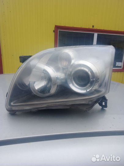 Фара Тойота Авенсис т250 рестайлинг оригинал