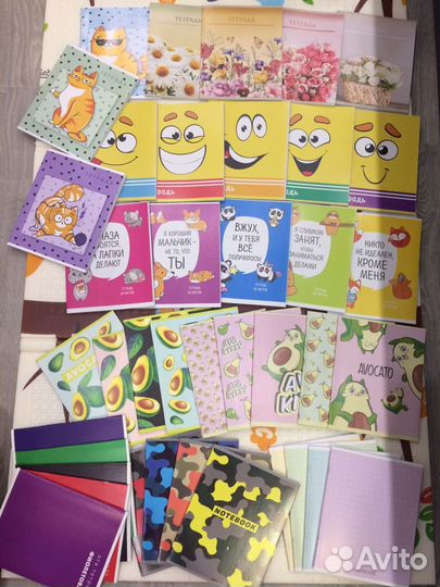 Тетради, канцтовары, накладки на стол, плакаты