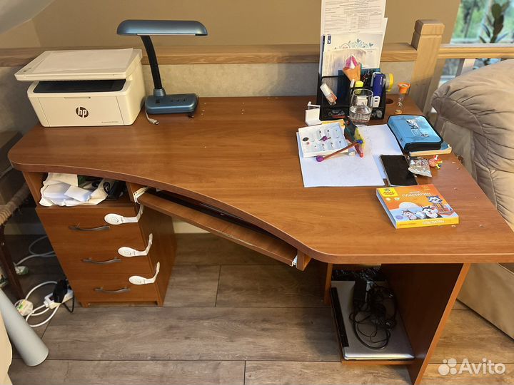 Компьютерный стол