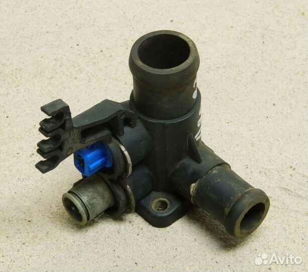 Фланец охлаждения Audi 80 B3