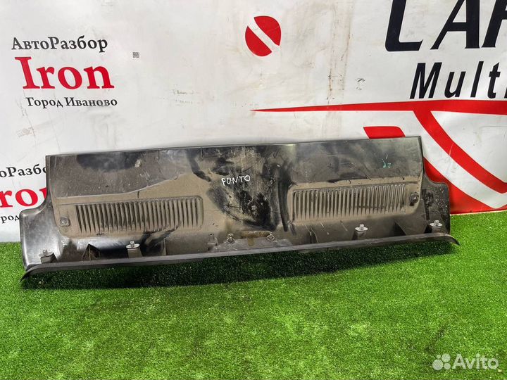 Пластик панели задка замка Fiat Punto 3 Пунто