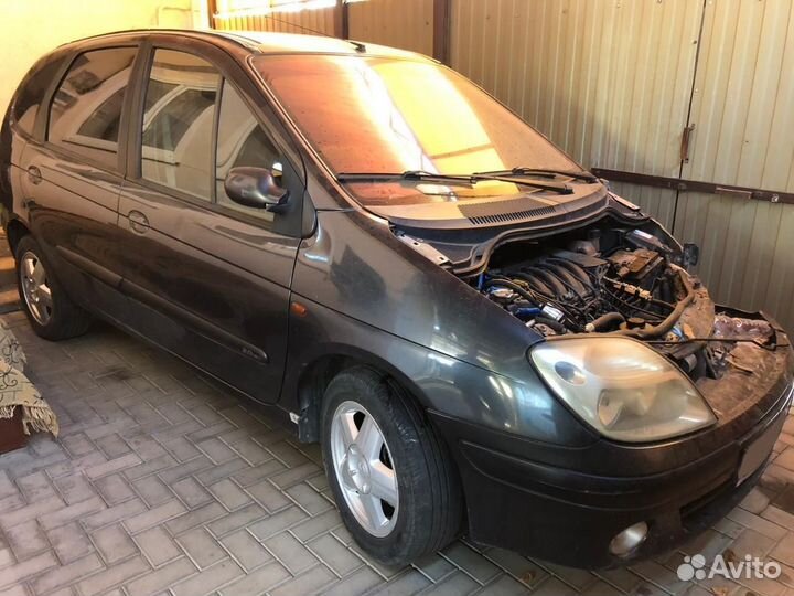 Renault Scenic 1.6 МТ, 2002, битый, 250 000 км