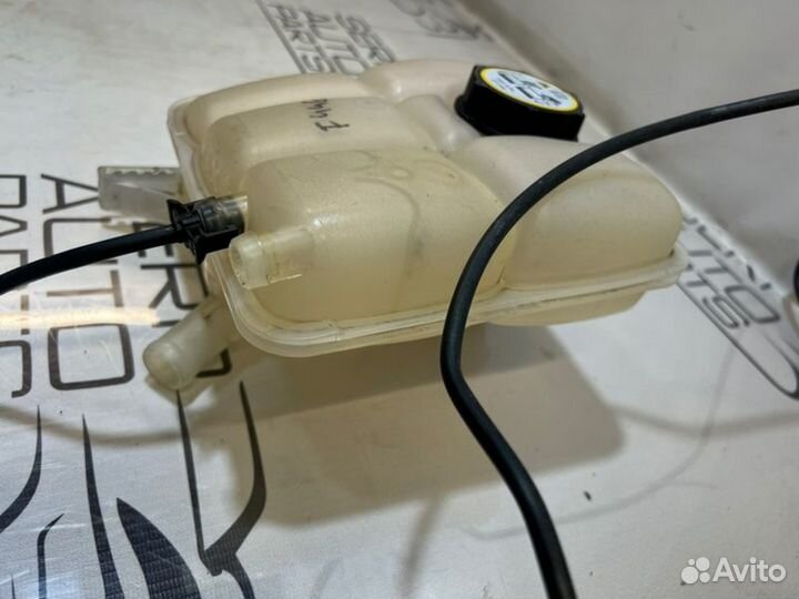 Бачок расширительный Ford Focus 3 CB8 1.6L duratec