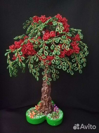 Дерево из бисера ручной работы
