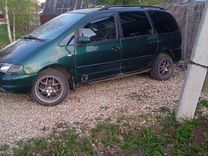 Volkswagen Sharan 2.8 MT, 1998, 319 000 км, с пробегом, цена 300 000 руб.