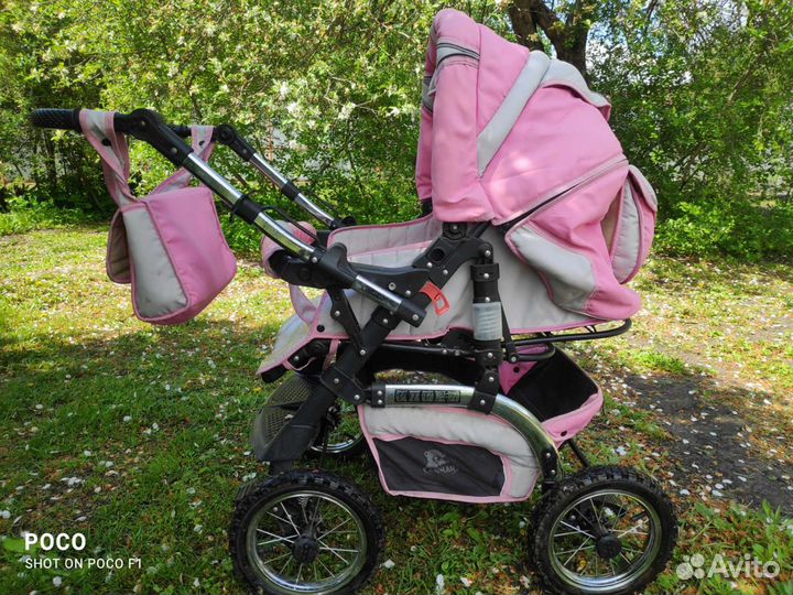 Прогулочная коляска