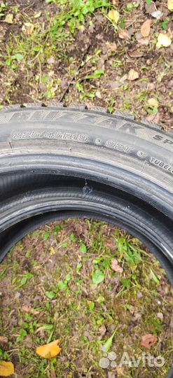 Bridgestone Blizzak Ice 225/45 R19