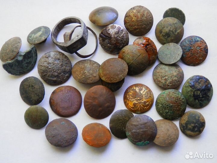 Пуговки,монеты царские советские10,15,20коп по30