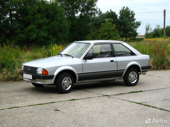 Лобовое стекло Ford Escort MK3 81-90