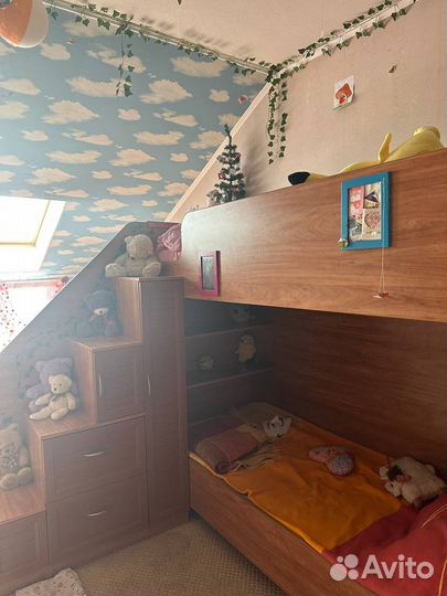 Двухъярусная кровать