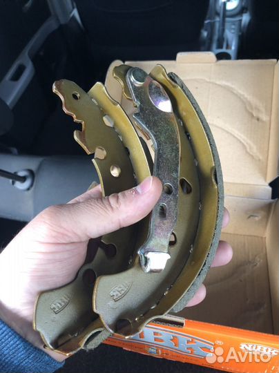 Задние тормозные колодки toyota yaris nibk