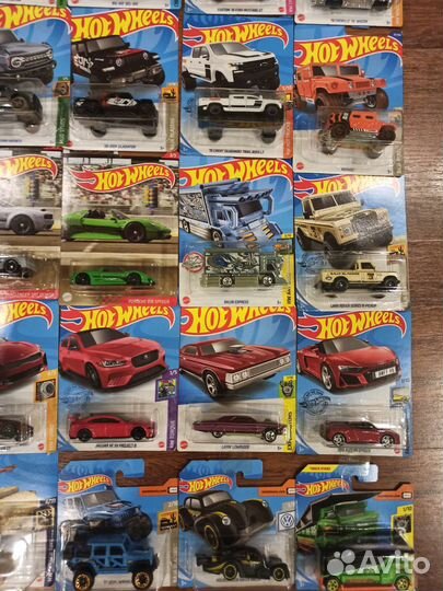 Hot wheels машинки