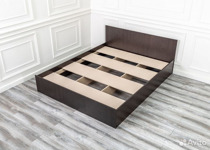 Кровать двуспальная