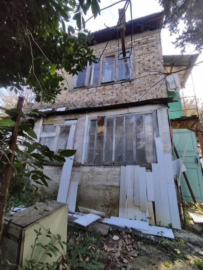 Дом 32 м² на участке 6 сот.